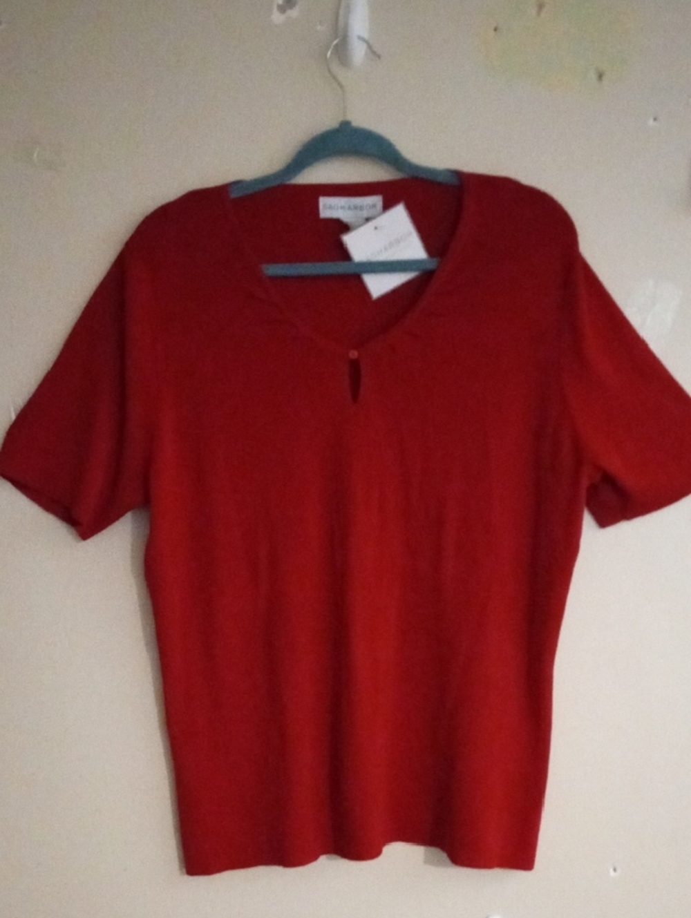 Sag Harbor Bold Red Knit Top with Short Sleeves and Keyhole Detail NWT Size XL